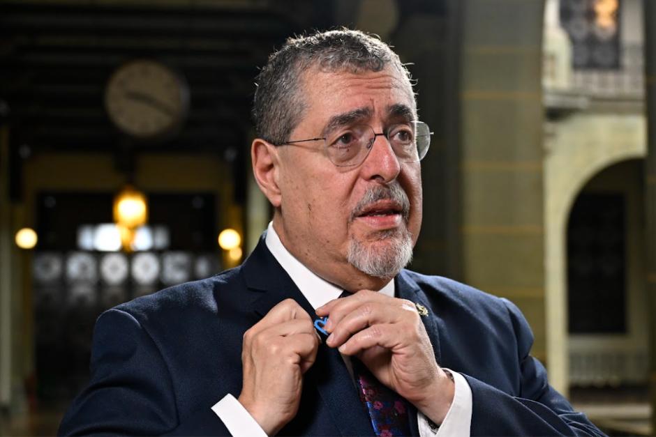 El presidente Bernardo Arévalo firmó una nueva iniciativa que enviará al Congreso para modificar la Ley Orgánica del Ejecutivo. (Foto: SCSP)