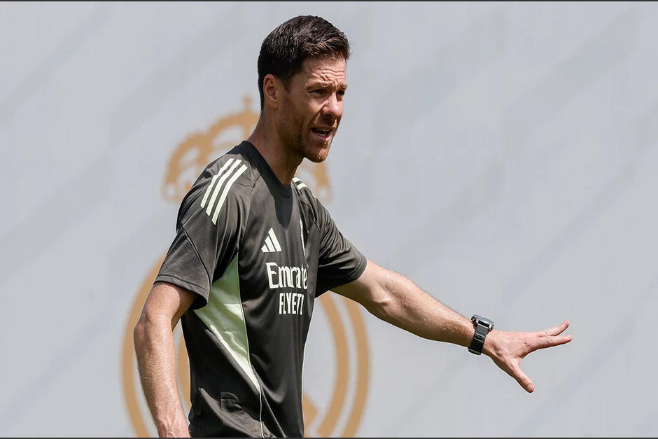 El entrenador del equipo blanco pidió unión a sus pupilos para superar el momento complicado que atraviesan. (Foto: Real Madrid) 