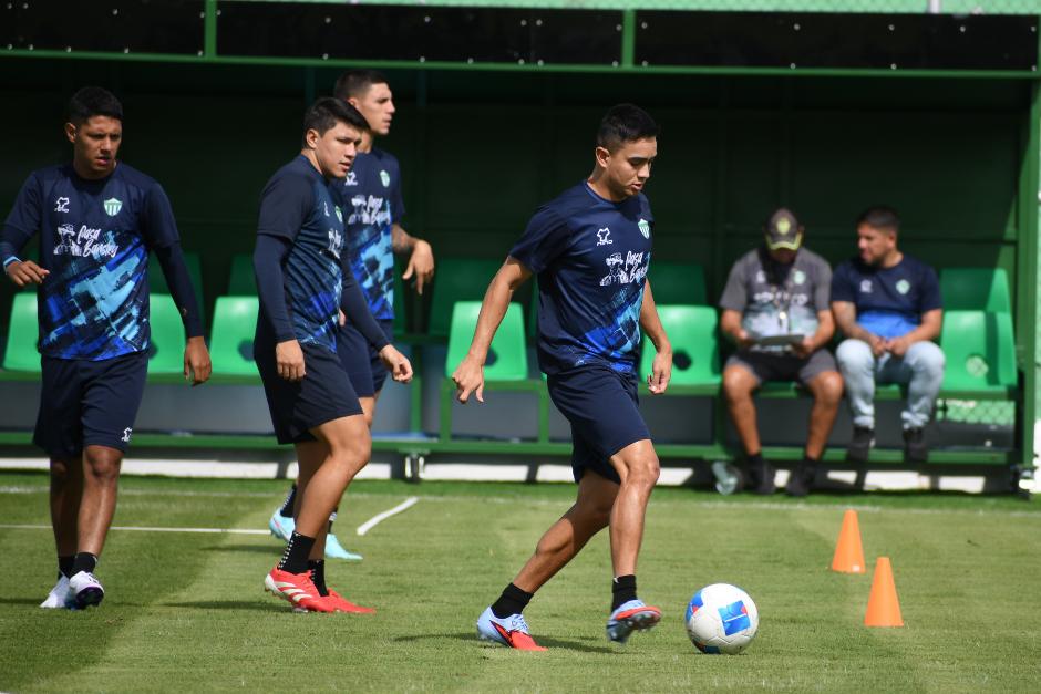 Óscar Santis podrá ser titular con Antigua ante Xelajú en los cuartos de final del Apertura 2025. (Foto: Archivo)