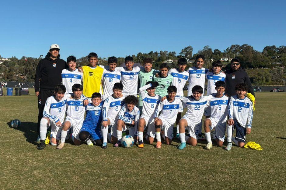La academia de fútbol La Fábrica puso en alto el nombre de Guatemala. (Foto: cortesía)