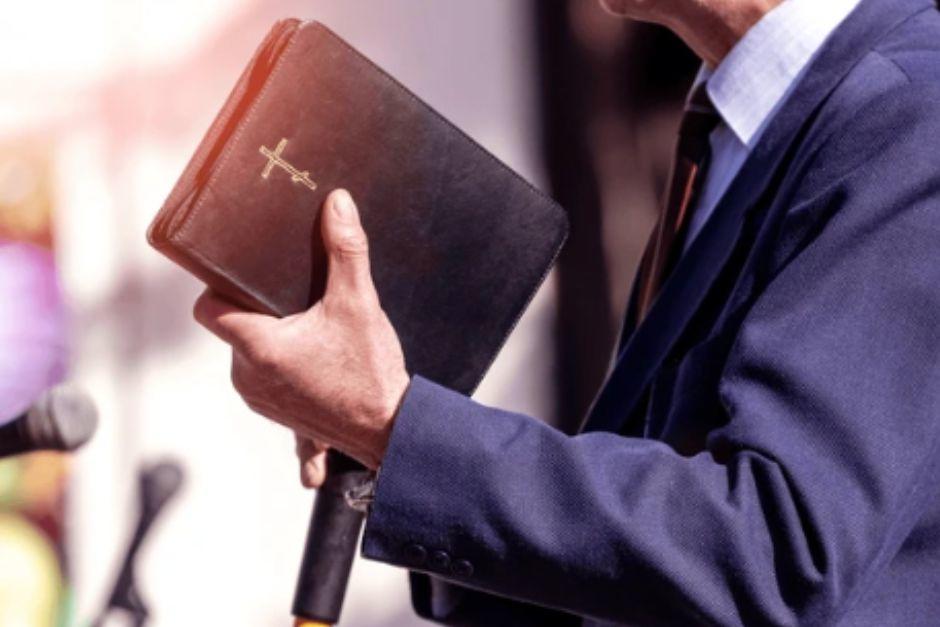 Con identidad falsa y tres acusaciones profesaba el evangelio. (Foto: Shutterstock) 
