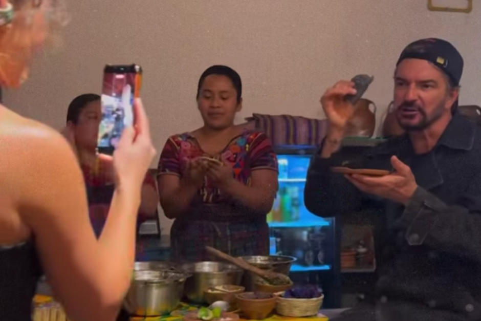 Jason Momoa y Ricardo Arjona comieron tortillas juntos. (Foto: Oficial)