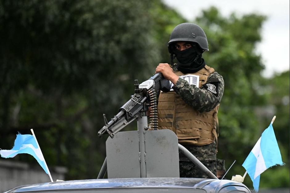 Los uniformados garantizan que el ganador electoral recibirá el poder presidencial. (Foto: AFP)