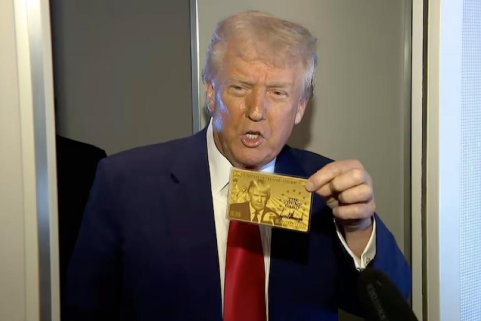 El mandatario anunció el lanzamiento del sitio web para solicitar la tarjeta. (Foto: ABC News)