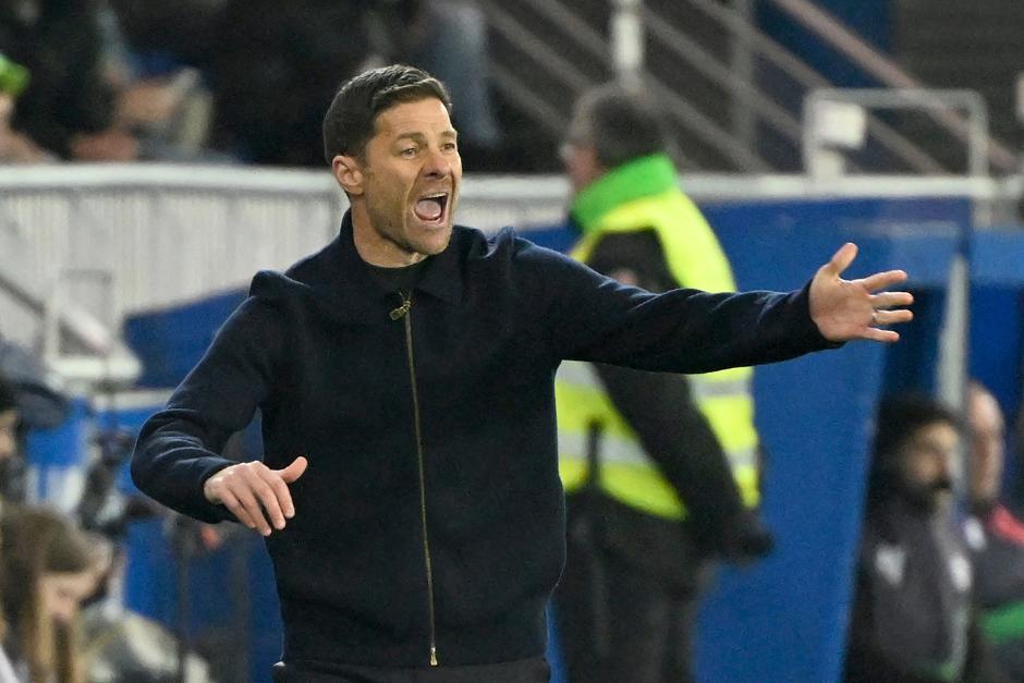 Xabi Alonso puede respirar tranquilo, al menos unos días, al haber roto la mala racha sin victoria. (Foto: AFP)