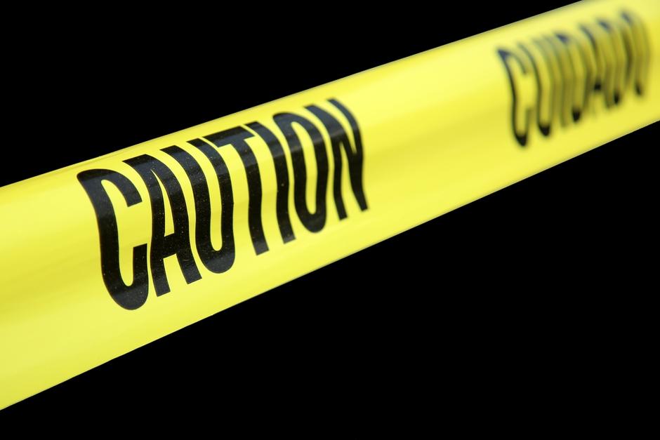 Obreros intentaron ayudarle, pero la caída fue inevitable. (Foto: Shutterstock)