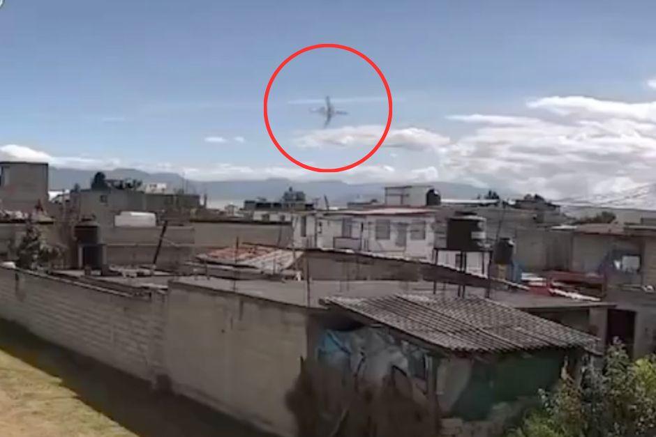 En la aeronave viajaban un total de 10 personas informaron las autoridades locales. (Foto: redes sociales)