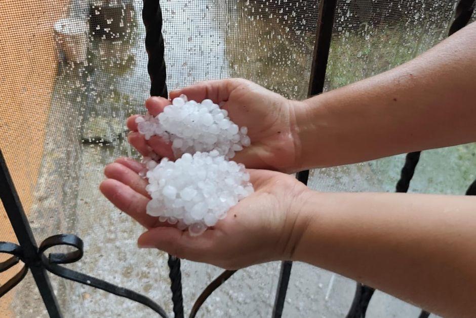En algunos sectores como zona 10 de San Miguel Petapa nos reportaron la caída de granizo. (Foto: Gabriela Escobar/lectora de Soy502)