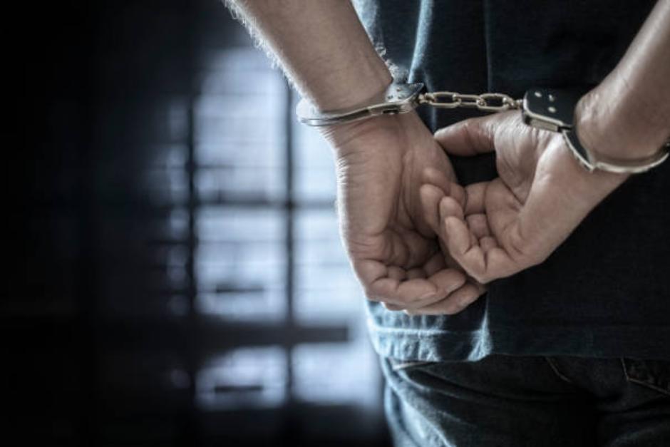 Fue capturado por falsificar placas de vehiculos. (Foto: PNC)