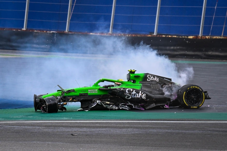 Pese al fuerte golpe, el corredor pudo salir por sus propios medios ante la mirada atónita de los espectadores. (Foto: X/Kim Illman)
