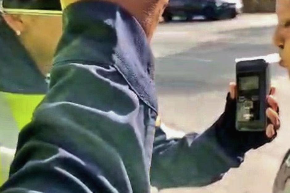 Los agentes de tránsito se percataron de la forma errática en la que se desplazaba la conductora. (Foto: PMT Villa Nueva)