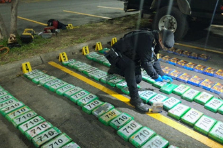 Este hallazgo de droga en Escuintla se suma a las recientes incautaciones en la región. (Foto: PNC)