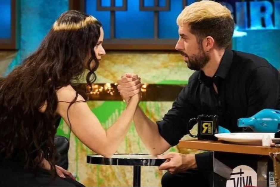 En la emisión, la artista se mostró divertida junto a Broncano. (Foto: X)