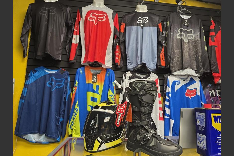 El equipo de protección también incluye botas y prendas que cubran adecuadamente las extremidades. (Foto: Surama Rodas/Colaboradora)