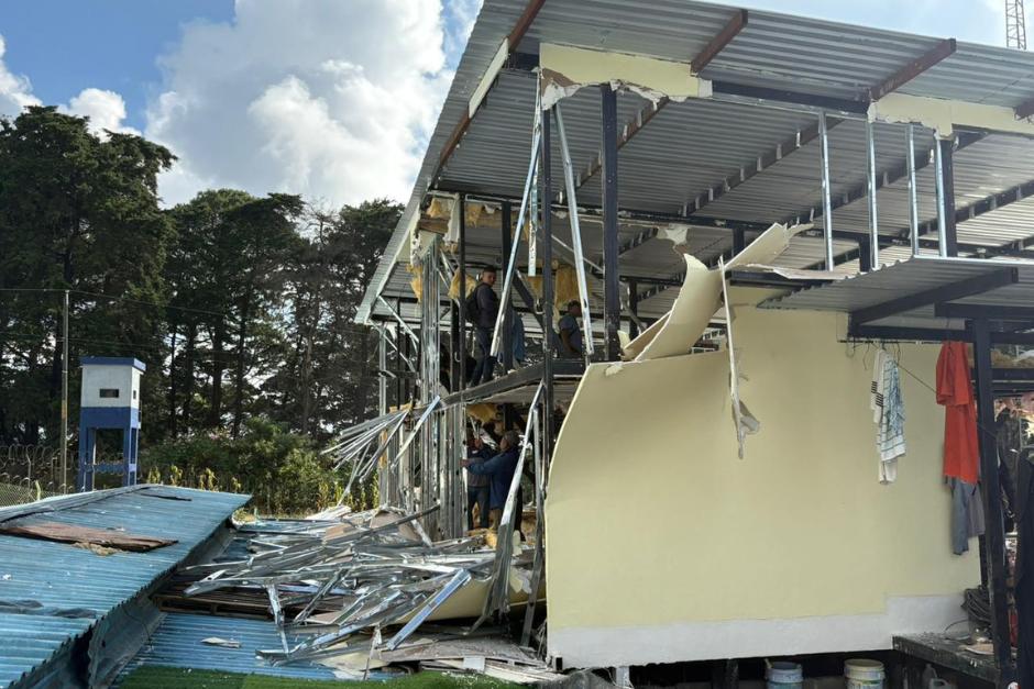 Autoridades del Sistema Penitenciario volvieron a demoler apartamentos que estaban siendo construidos por mareros en la cárcel de Pavoncito. (Foto: SP)