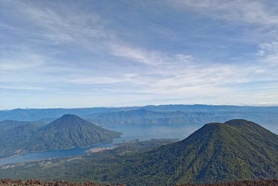 Vista de los volcanes mientras se avanza por el sendero. (Foto: Alfonso Guárquez/Colaborador)
