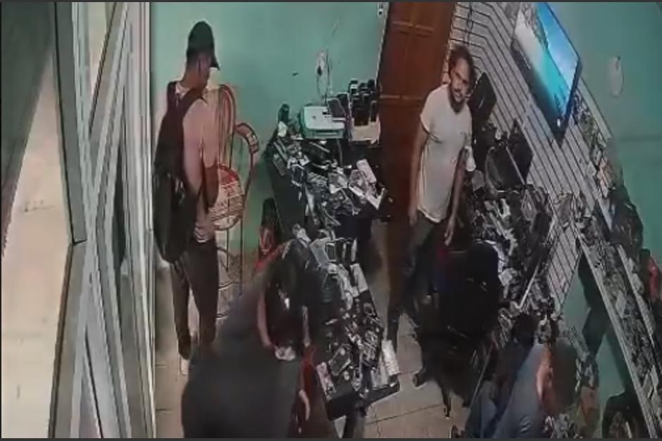 El asalto quedó grabado en video. (Foto: captura de video)