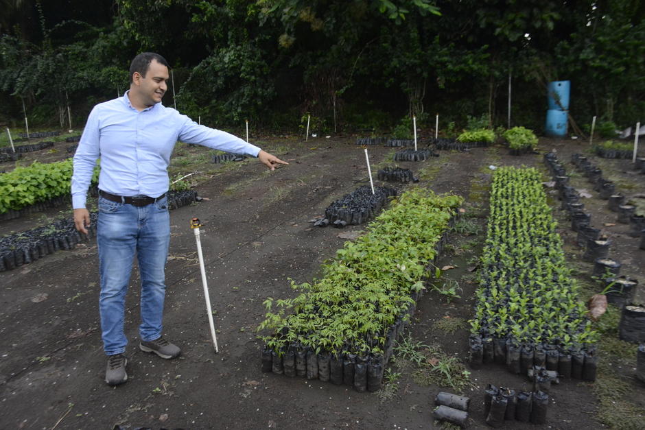 Elmer Orrego, ingeniero agrónomo del ICC, compartió los beneficios de utilizar agua de lluvia en la agricultura. (Foto: Manuel Peralta/Colaborador)