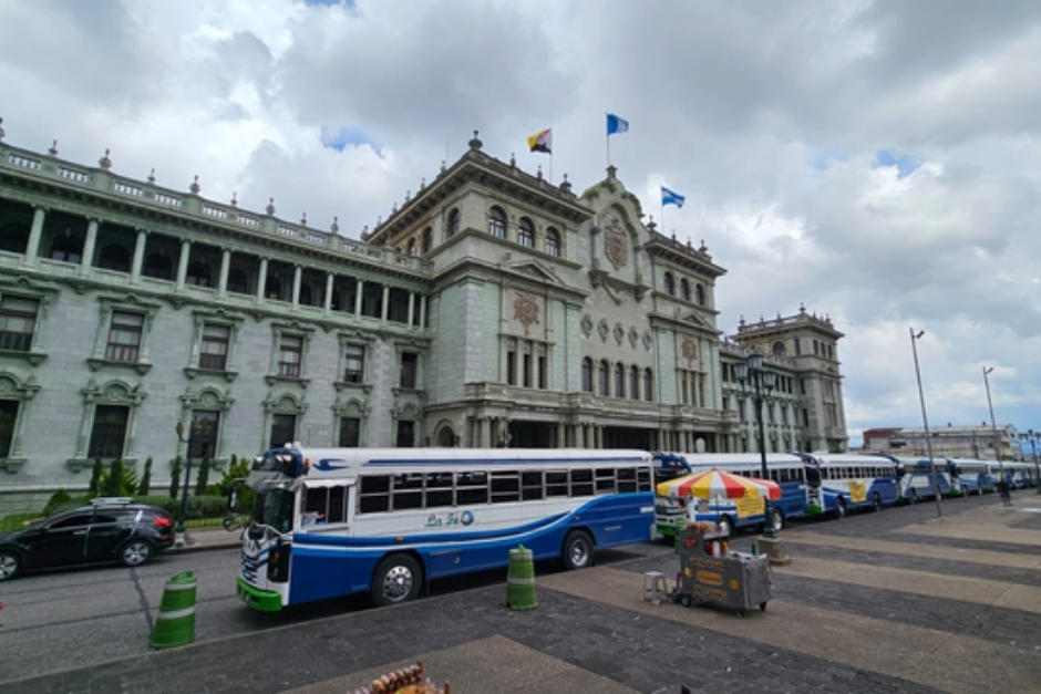 El recorrido incluye la concentración en el Palacio Nacional y visitas a varias instituciones del Estado. (Foto: Estuardo Paredes/Nuestro Diario)