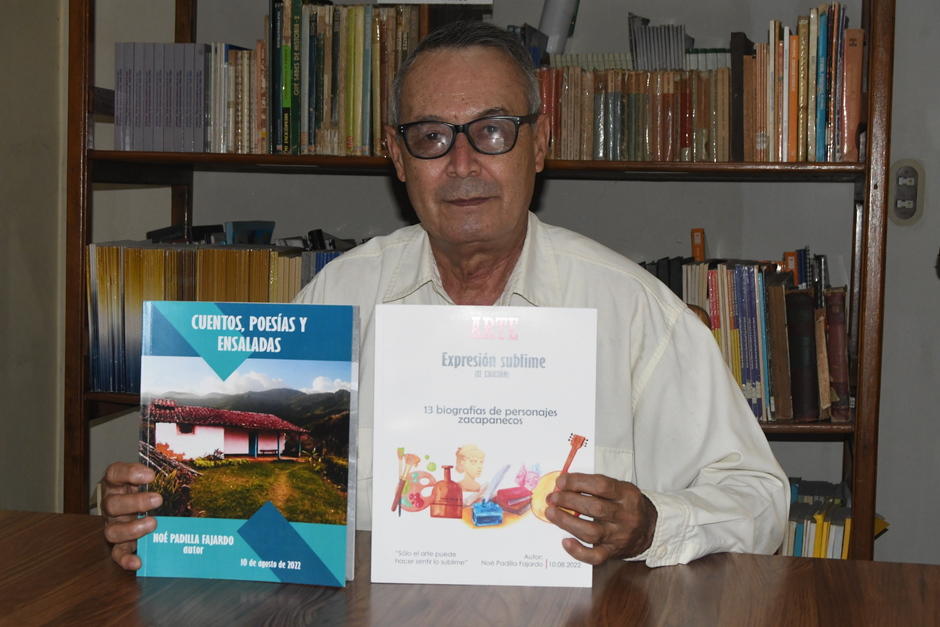 Padilla expone sus libros los sábados y domingos en el museo de Estanzuela. (Foto: Juan Carlos Aquino/Colaborador)