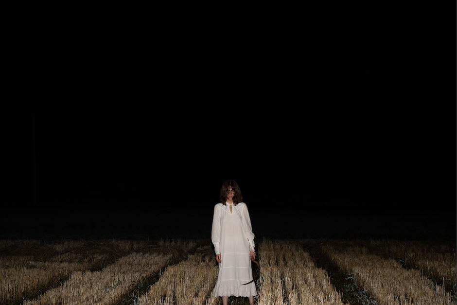 Dicen que varios accidentes en las rutas guatemaltecas son provocados por una mujer vestida de blanco. (Foto ilustrativa: Shutterstock)