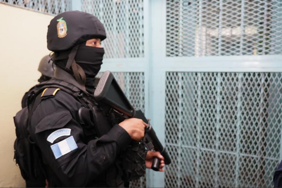 Los reos habrían logrado escapar con vestimentas de agentes de la PNC. (Foto: SP)