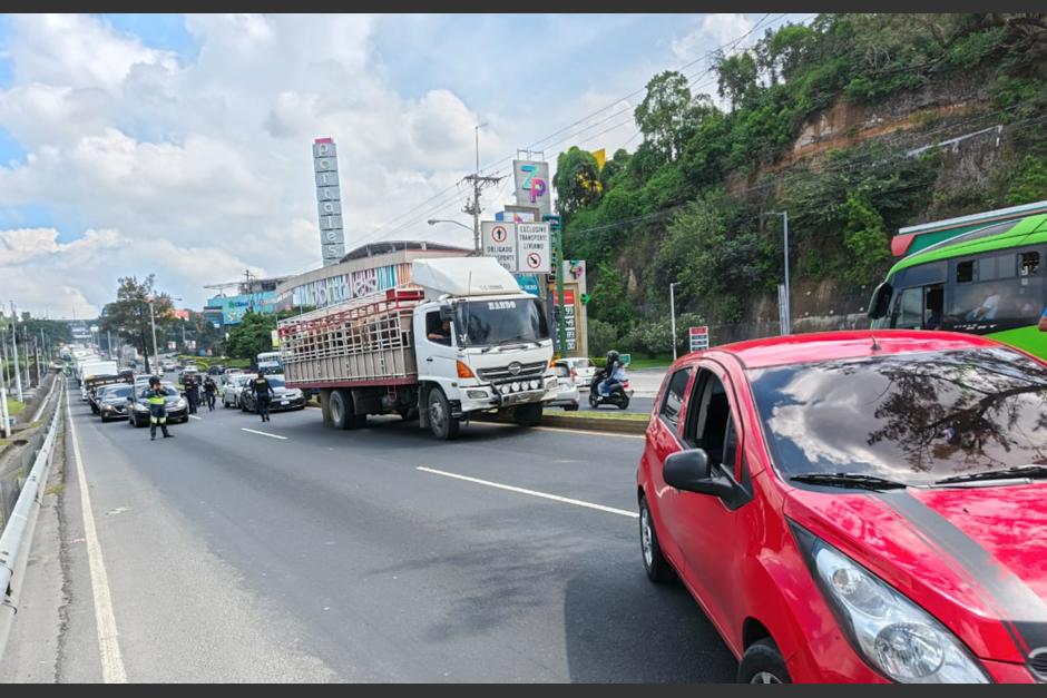 El accidente involucró cuatro vehículos. (Foto: Bomberos Municipales)