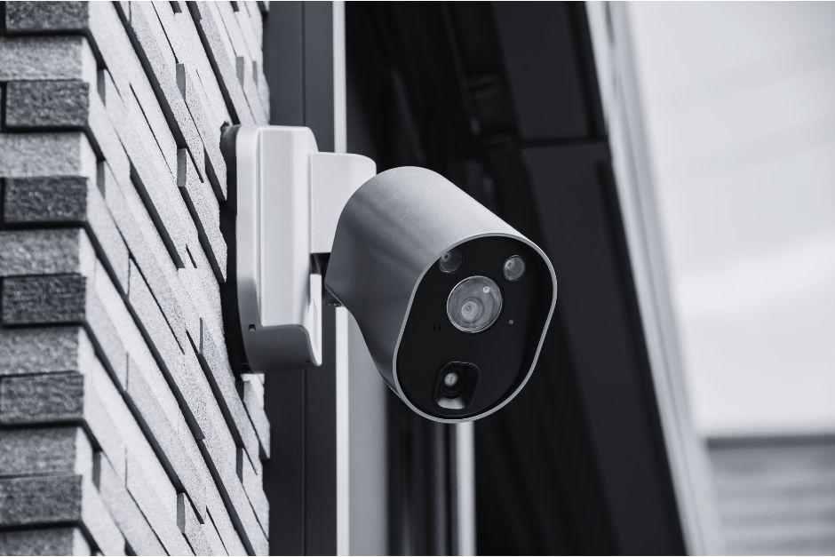 Vecinos de la Aldea El Novillero compartieron con Julio López, reportero paranormal, un video inquietante de una figura captada por una cámara de vigilancia. (Foto: Shutterstock)