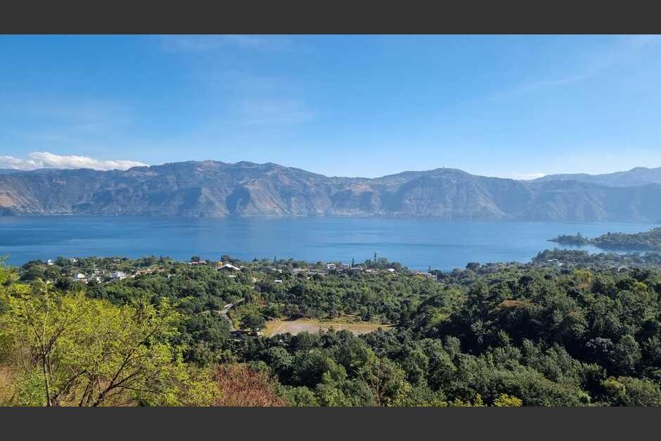 La vista desde el primer mirador del cerro es cautivadora para todos los visitantes. (Foto: Alfonso Guárquez/Colaborador)