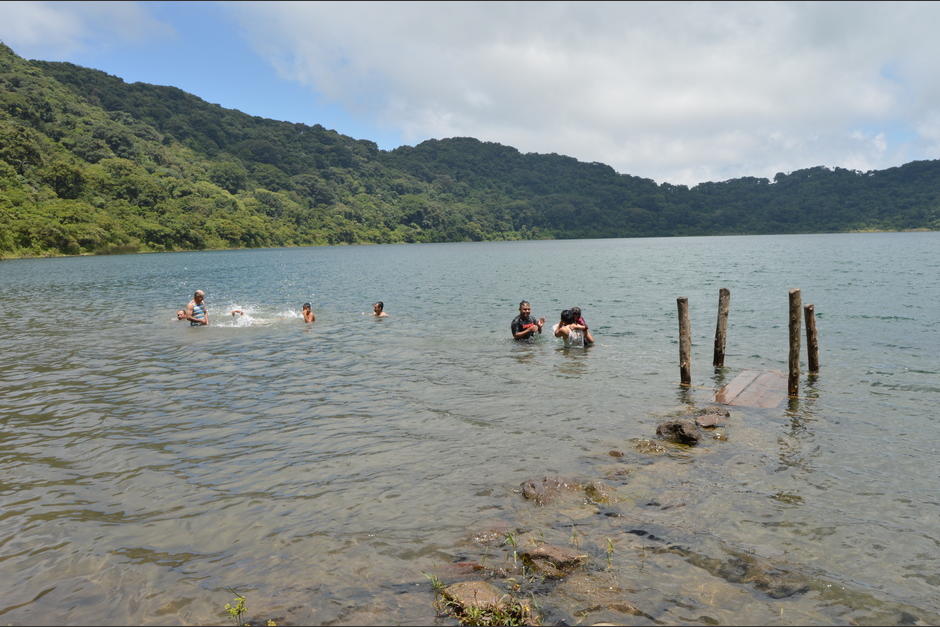 Quienes deseen, pueden nadar a orillas de la laguna. (Foto: Juan Carlos Aquino/Colaborador)