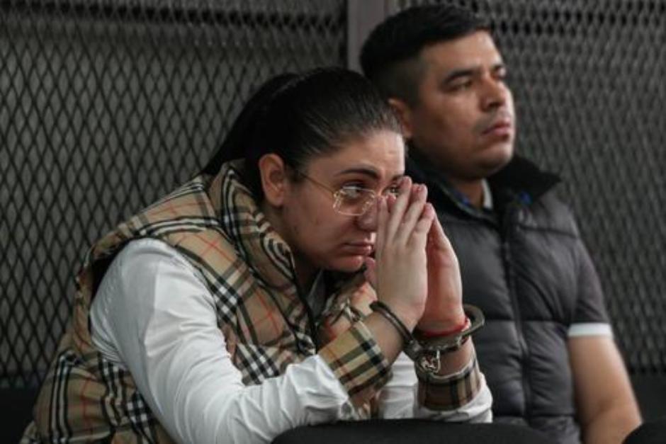 María Fernanda Bonilla y Luis Marroquín durante una audiencia. (Foto: Soy502/archivo)