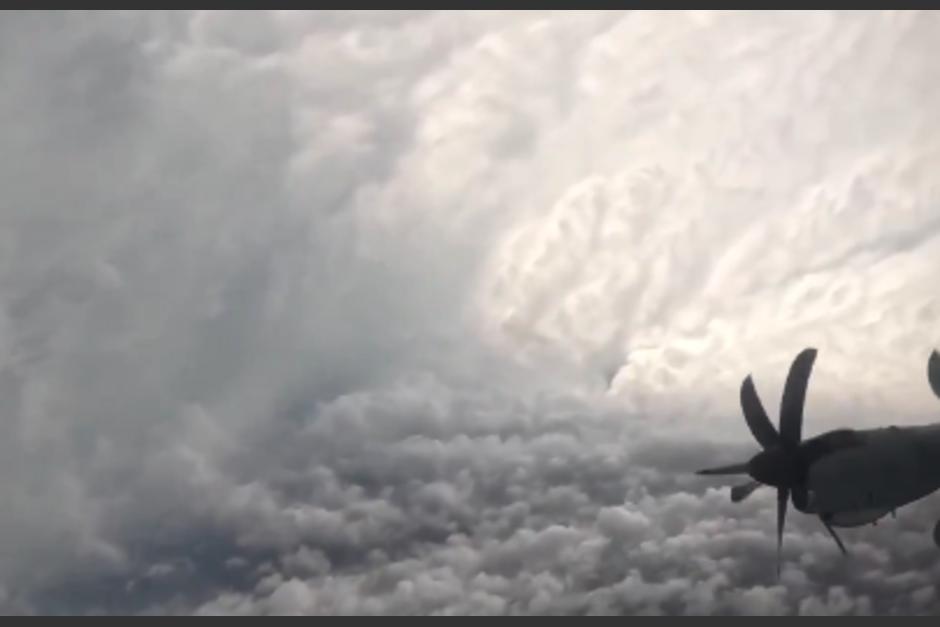 El impresionante ojo de Melissa visto desde un avión caza huracanes. (Foto: captura de video)