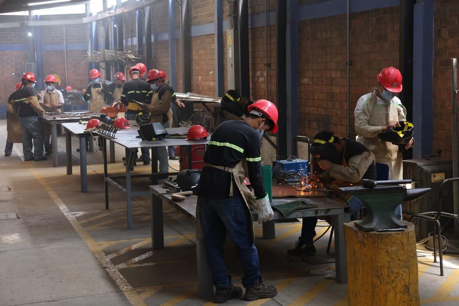 También hay oportunidades de aprender oficios. (Foto: Cortesía Municipalidad de Guatemala)