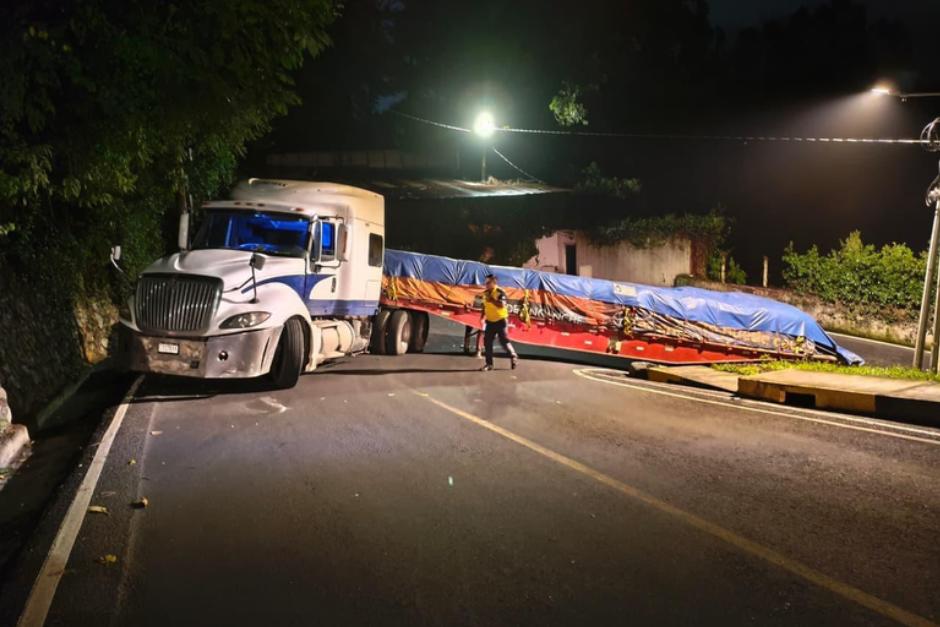 La vía bloqueada es utilizada por conductores que se dirigen hacia la Ciudad Capital. (Foto: Municipalidad Santa Catarina Pinula)