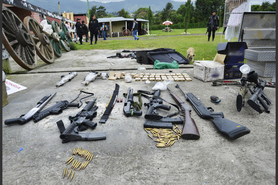 Autoridades reportan decomiso de miles de armas de fuego del crimen organizado. (Foto: Archivo)