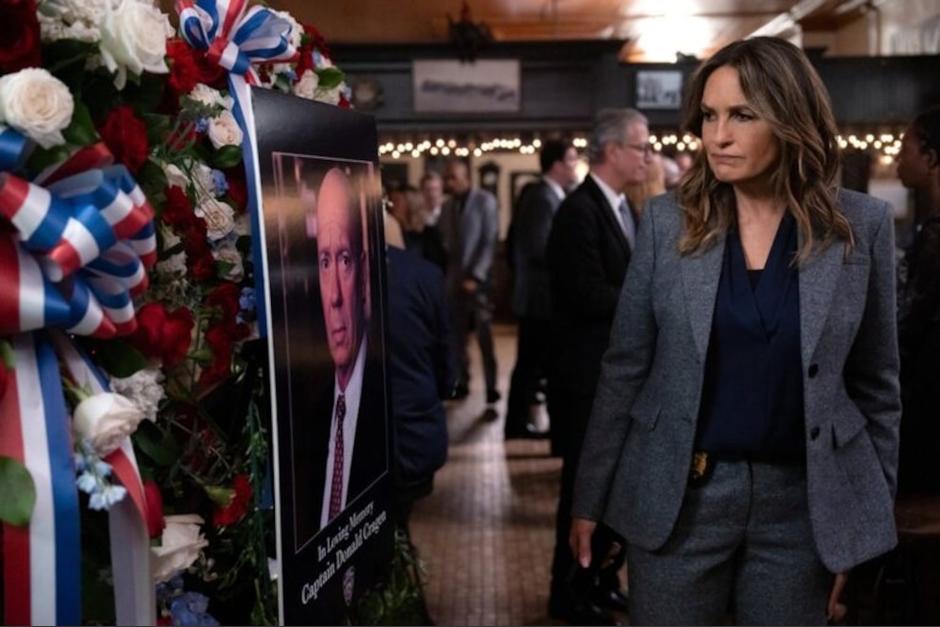La temporada 27 inició con la inesperada noticia del fallecimiento del capitán Donald Cragen. (Foto: X)