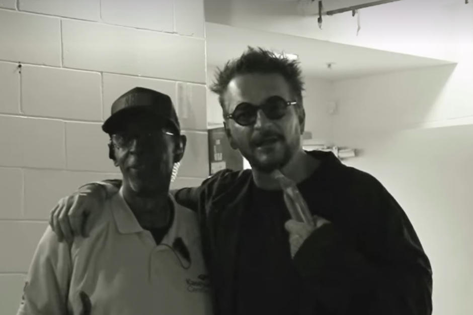 Ricardo Arjona encontró a un fan de los guatemaltecos. (Foto: Instagram)