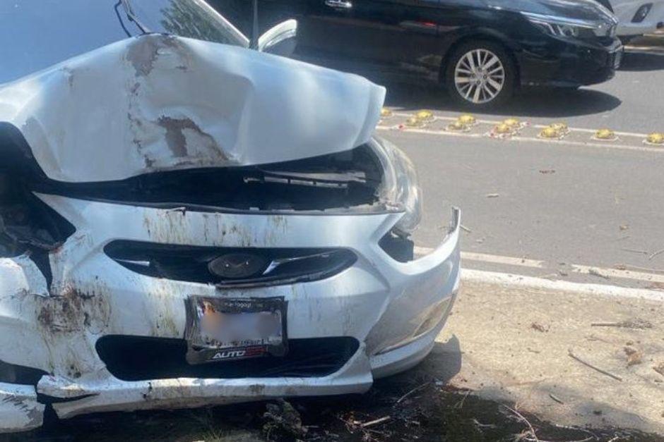 El vehículo sufrió daños materiales en la parte frontal. (Foto: Amílcar Montejo)