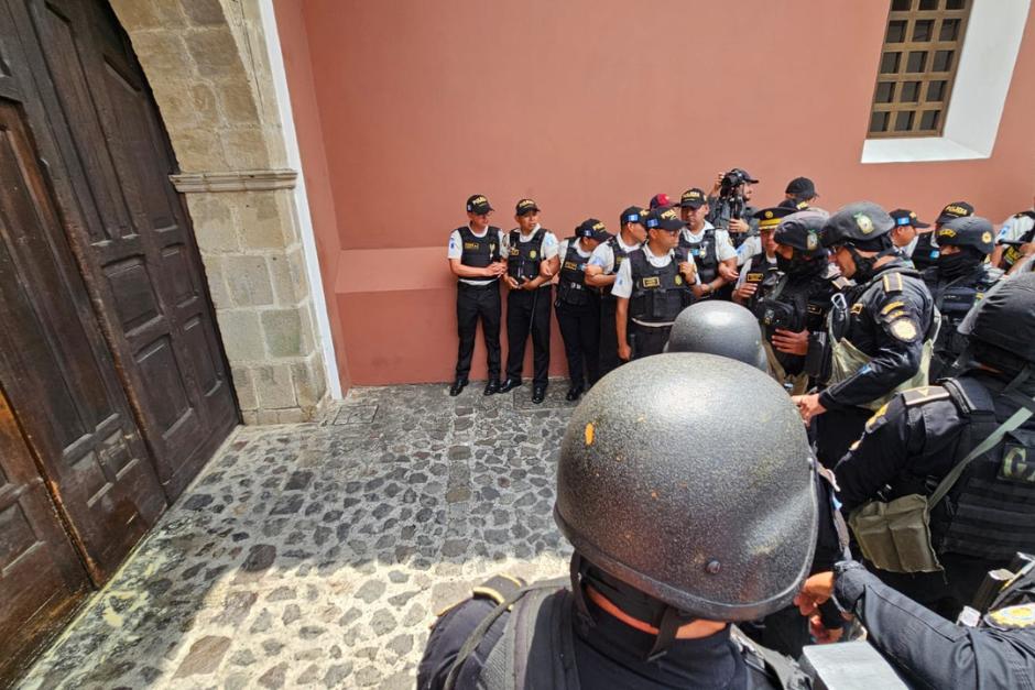 El ministro de Gobernación, Marco Antonio Villeda, aseguró que la PNC está del lado correcto. (Foto: Estuardo Paredes /Colaborador)