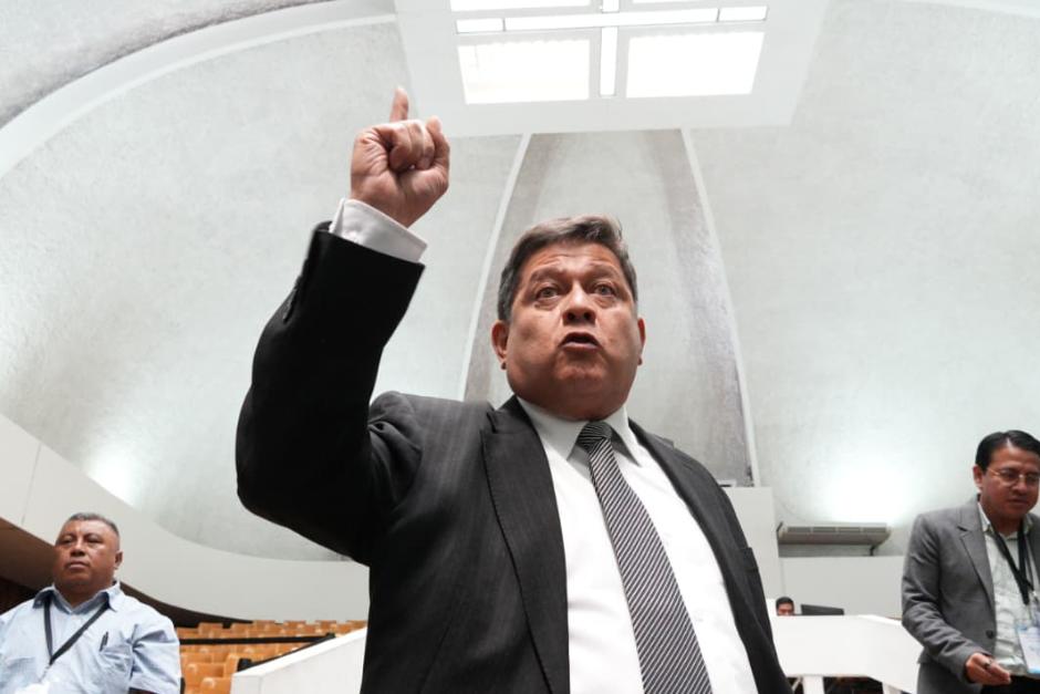 El aspirante Carlos Humberto Rivera Carrillo, presentó una acción de amparo por calificación a su expediente. (Foto: Wilder López/Soy502)