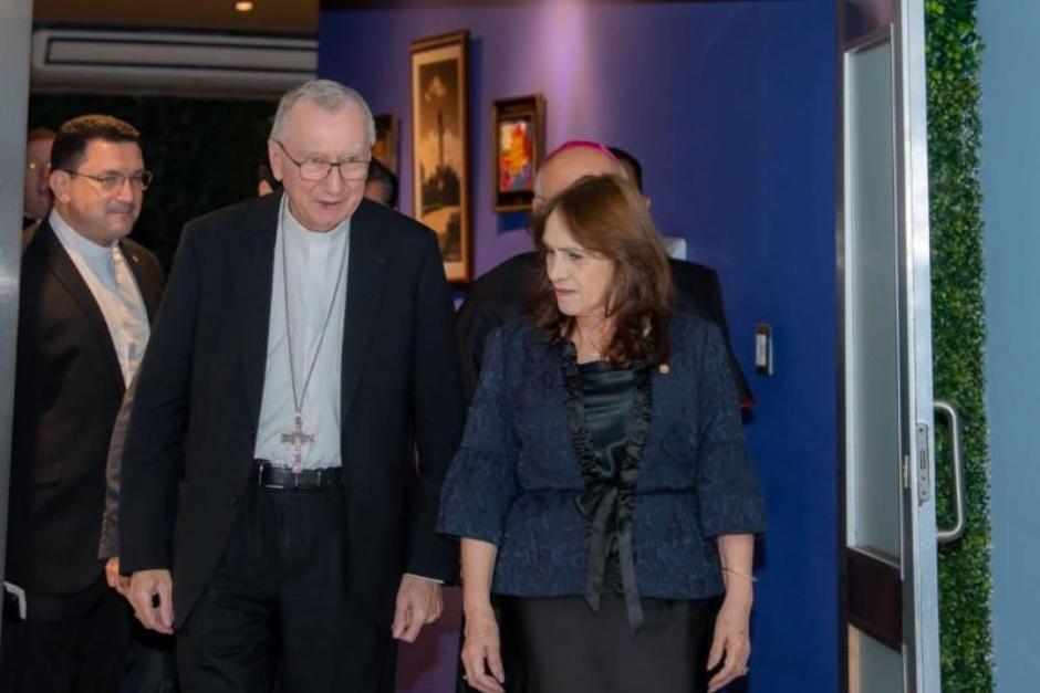 Guatemala recibe a Pietro Parolin para conmemorar los 90 años de relación del país con la Santa Sede. (Foto: Minex/Soy502)