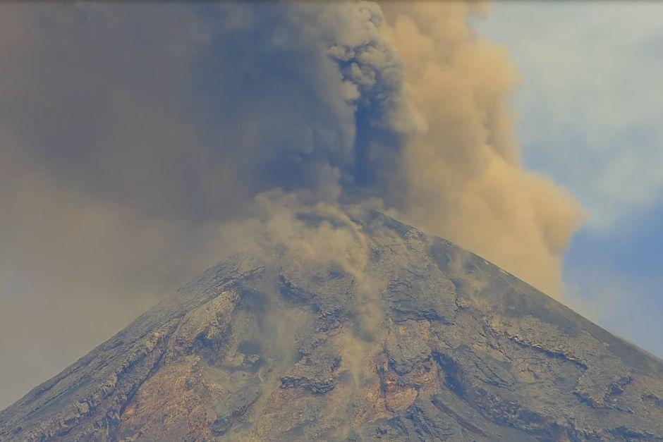 Durante este lunes ha incrementado su actividad del volcán de Fuego. (Foto: Captura de video/AfarTV)