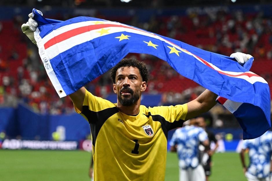 Vozinha fue recibido con fervor en el su nuevo equipo. (Foto: AFP)