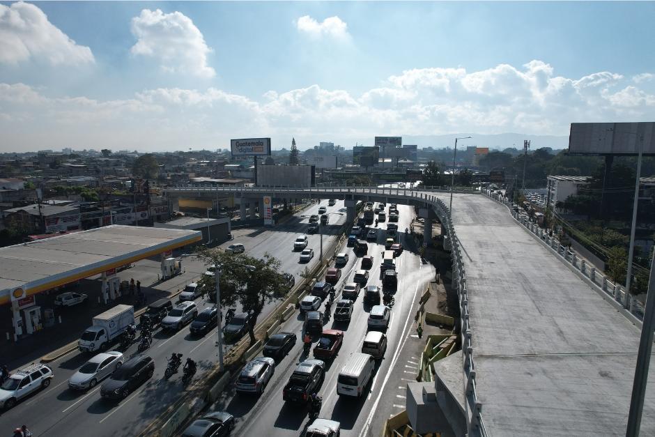 La habilitación del paso a desnivel de la calzada Roosevelt está prevista para la primera semana de agosto. (Foto: Estuardo Paredes/colaborador) 