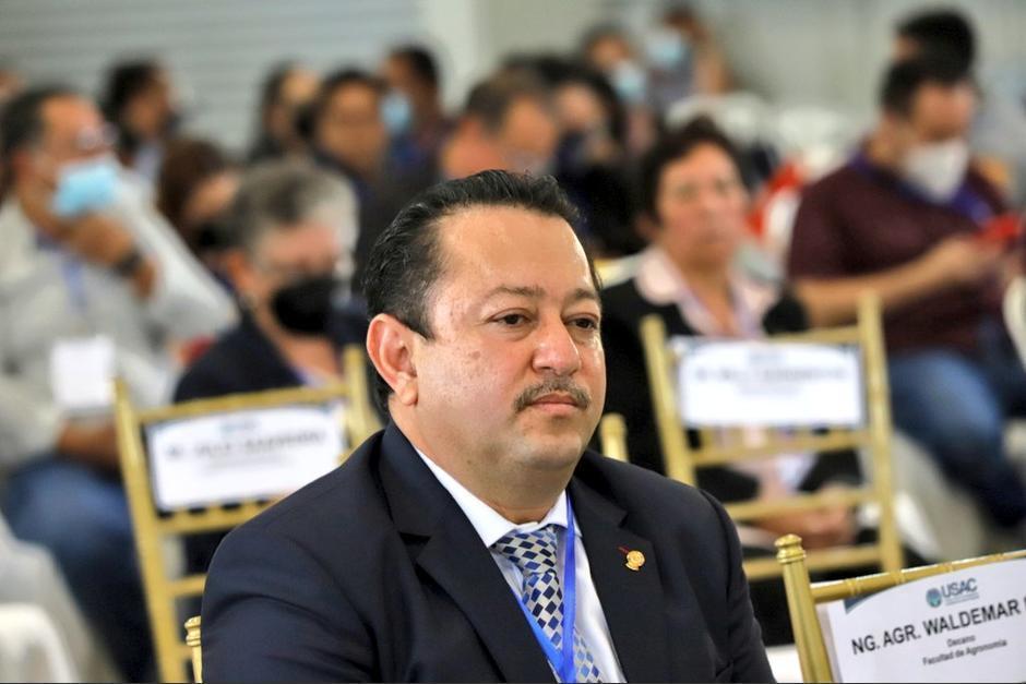 Sala Sexta de lo Contencioso Administrativo ordena a la CGC extender "finiquito" a Walter Mazariegos, rector de la USAC. (Foto: Archivo/Soy502)
