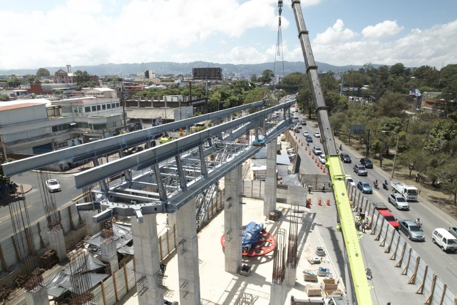 El proceso de construcción del AeroMetro ha causado conmoción en los guatemaltecos. (Foto: Ricardo Quiñónez)