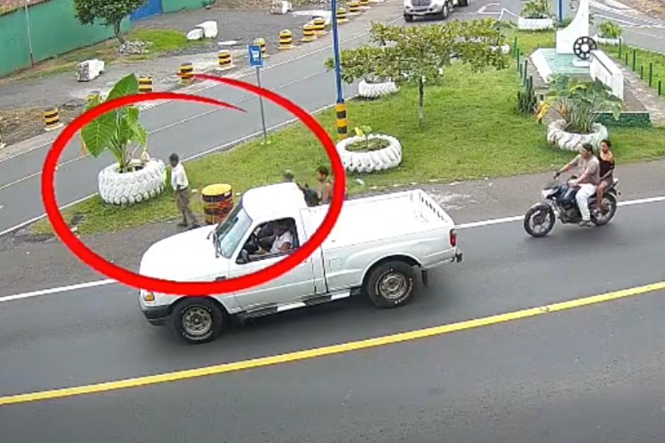 Autoridades indicaron que el hombre atropellado es de la tercera edad. (Foto: Captura de pantalla)