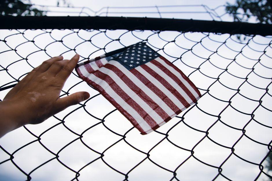 CBP busca extender fuera de fronteras estadounidenses el cobro de sanciones económicas a migrantes. (Foto ilustrativa: Shutterstock)