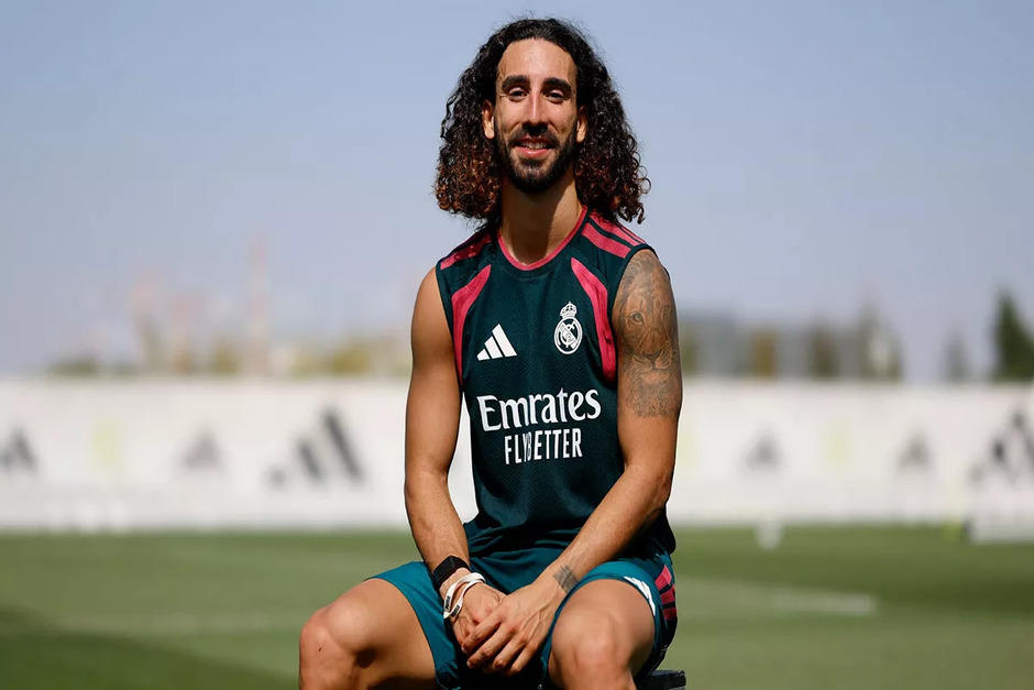 El lateral izquierdo en su primera sesión de entrenamiento con el cuadro merengue. (Foto: Real Madrid)