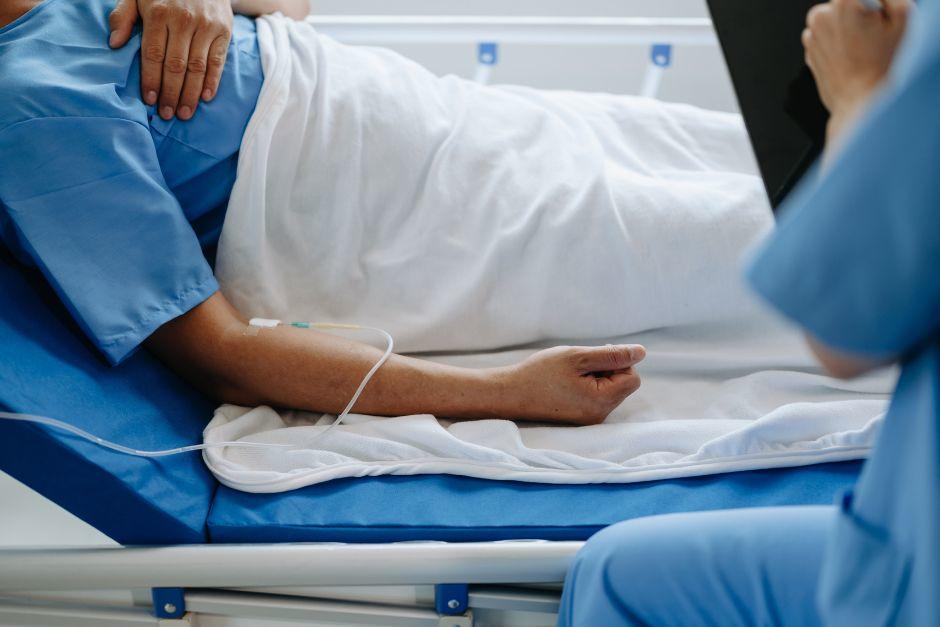 La ley busca ofrecer atención integral gratuita médica, psicológica, social y espiritual tanto a los pacientes como a sus familias. (Foto ilustrativa: Shutterstock)
